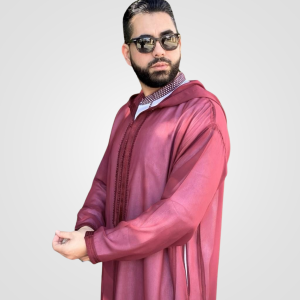 Moroccan thobe Djellaba Sousdi in burgundy, side view