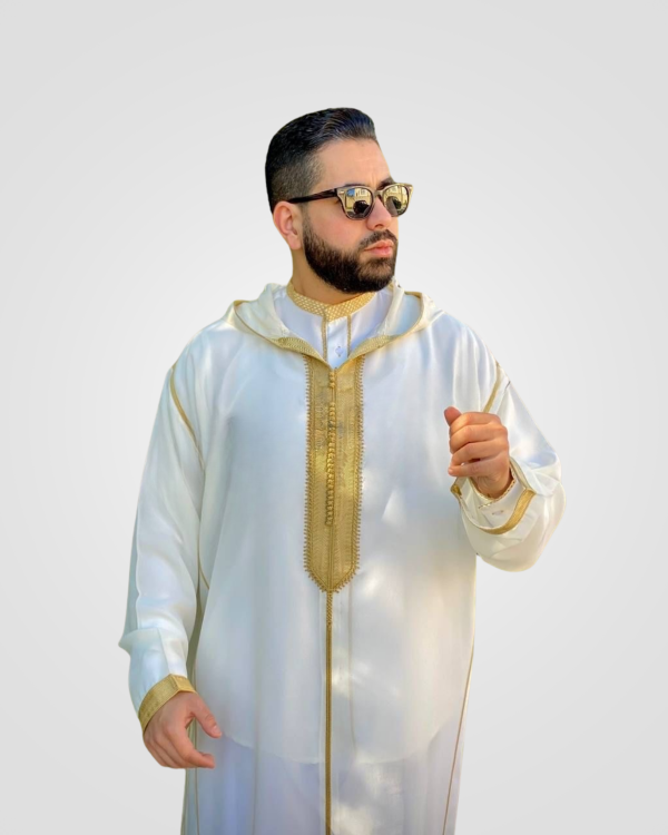 Front view of white and gold Moroccan djellaba, upper body